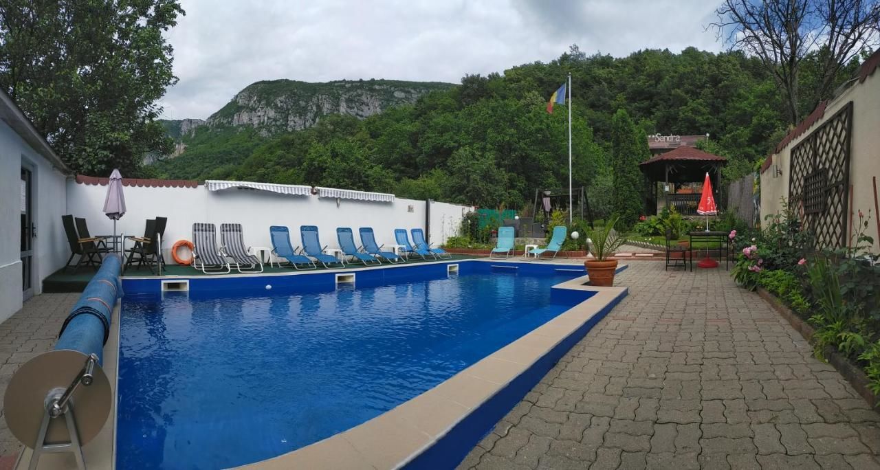Гостевой дом Cazare Casa Sandra Бэиле-Еркулане