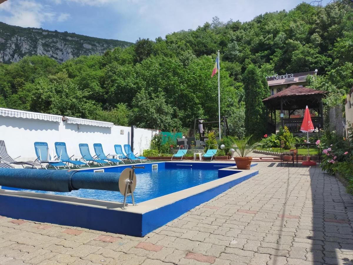 Гостевой дом Cazare Casa Sandra Бэиле-Еркулане